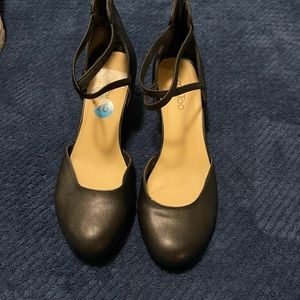 Me too size 10 wedge shoes. Black.